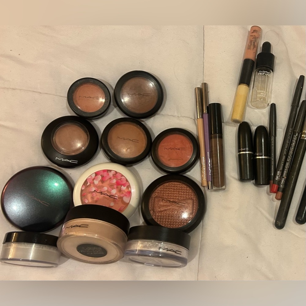 *used* M.A.C Bundle